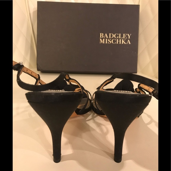 NEW Badgley Mischka Black Satin Shoes - Picture 3 of 10